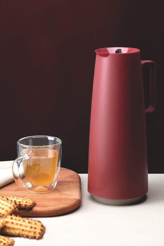Exata Thermal Carafe in Red Plastic with Glass Liner, 1 L - Image 4