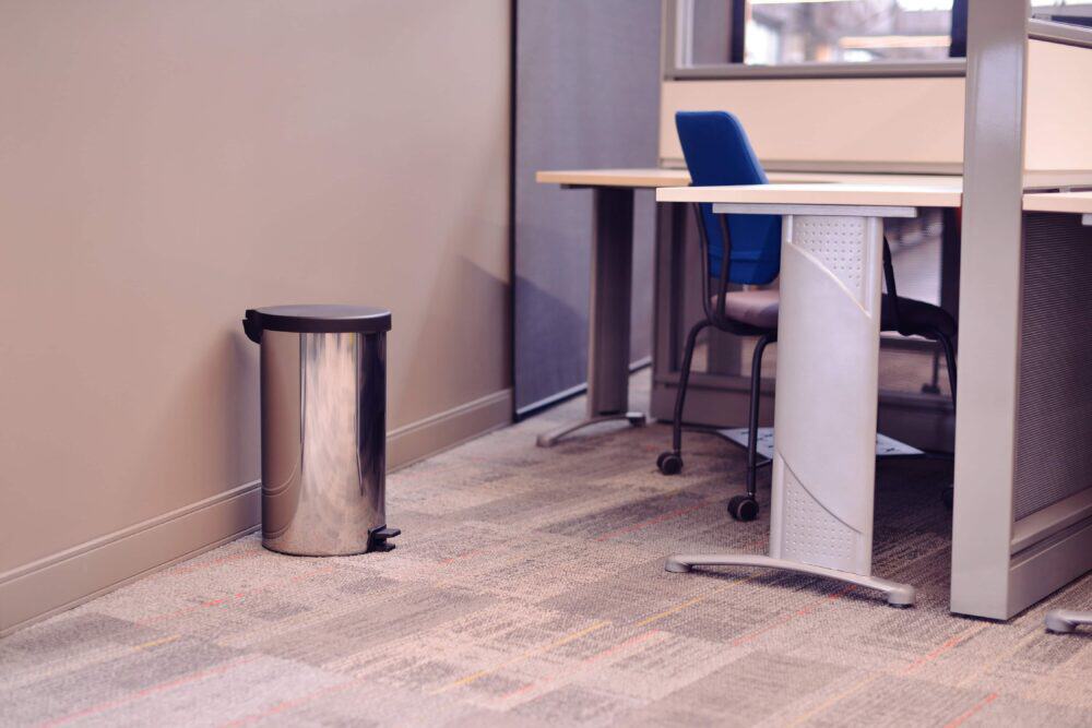New 20L stainless Steel Pedal Trash Bin with polished finish - Image 3