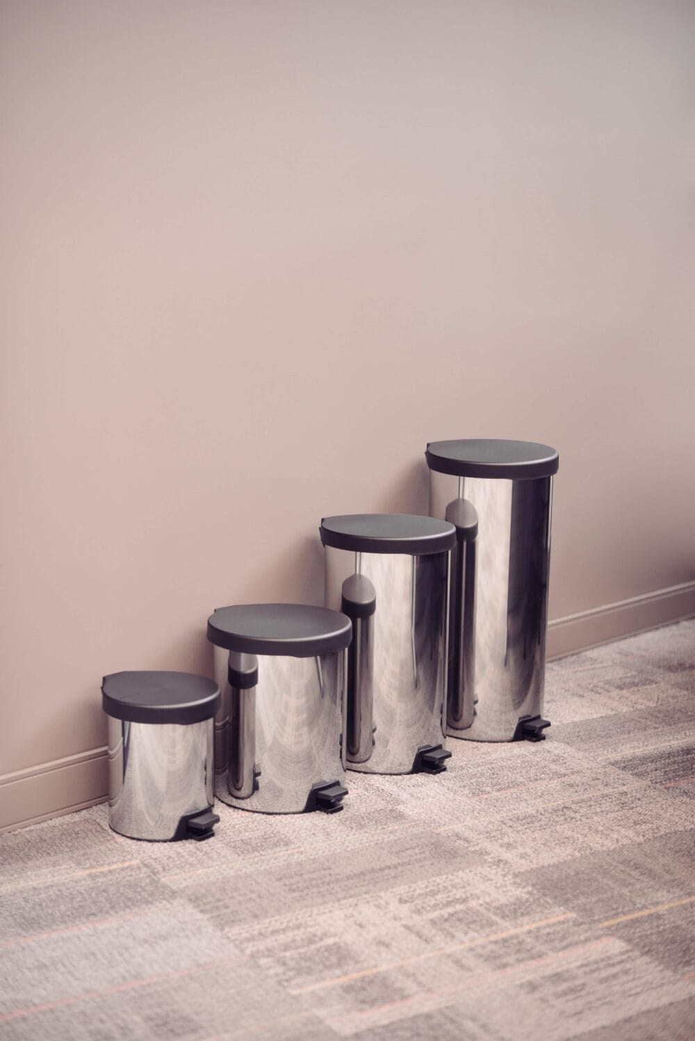 New 30L Stainless Steel Pedal Trash Bin with polished finish - Image 3